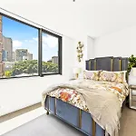 Urban Bliss 2Br Abode - Luxury, Comfort , Pool, Parking
