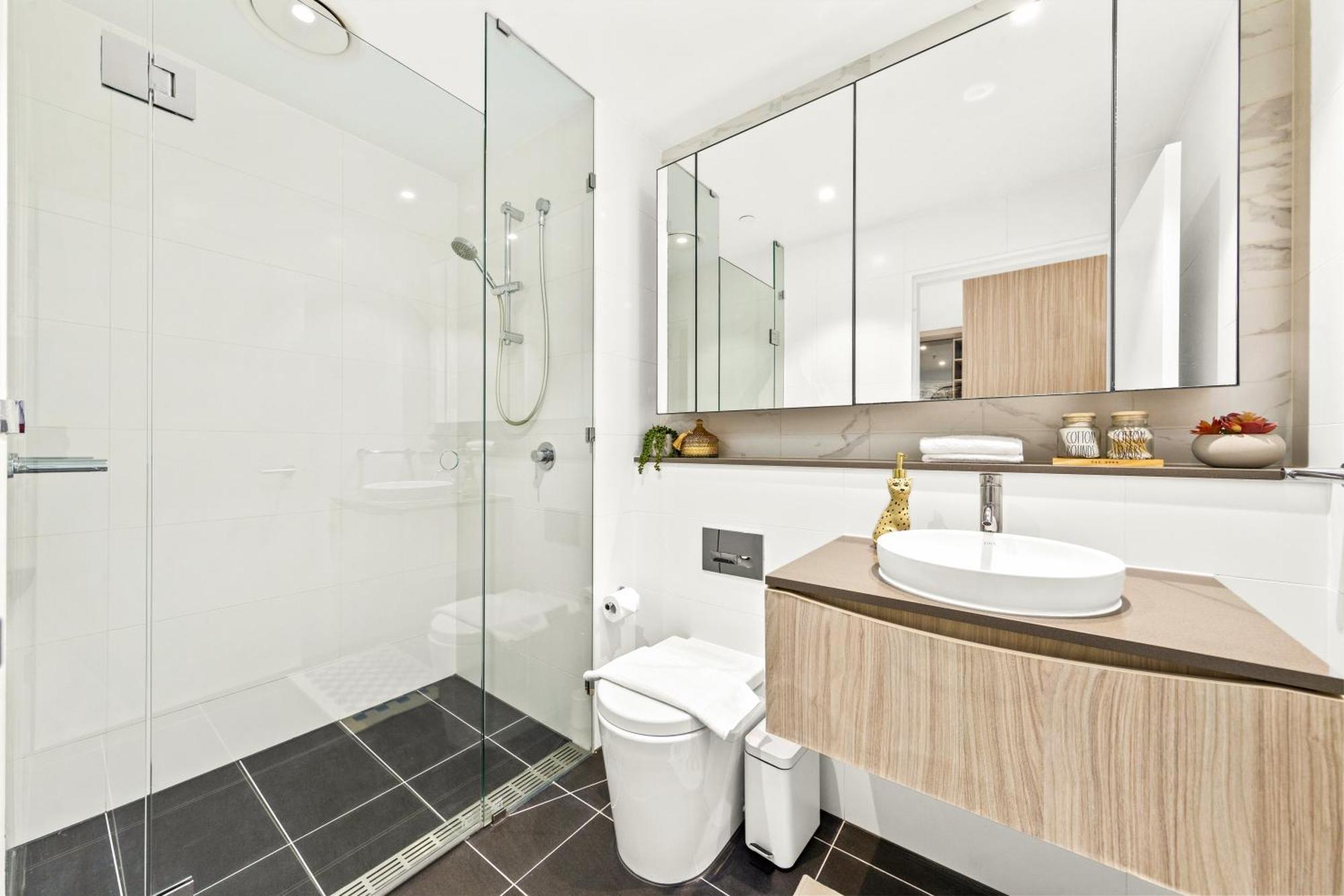 Urban Bliss 2br Abode - Luxury, Comfort , Pool, Parking *
